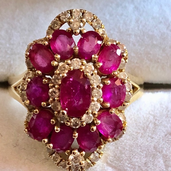 Certified ruby and diamonds statement ring - Picture 2 of 2
